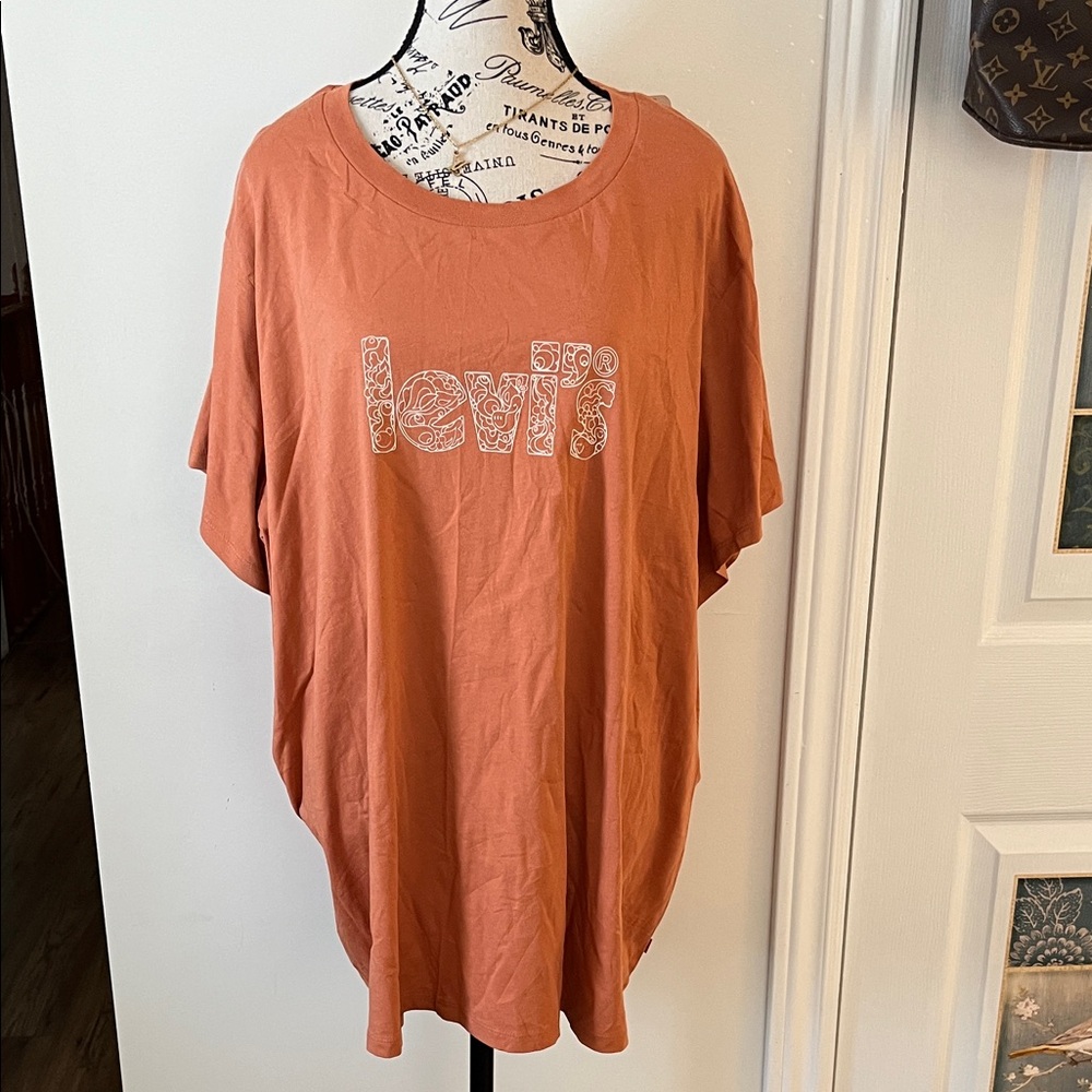 Levi's Women's Short Sleeve Tee in Warm Orange